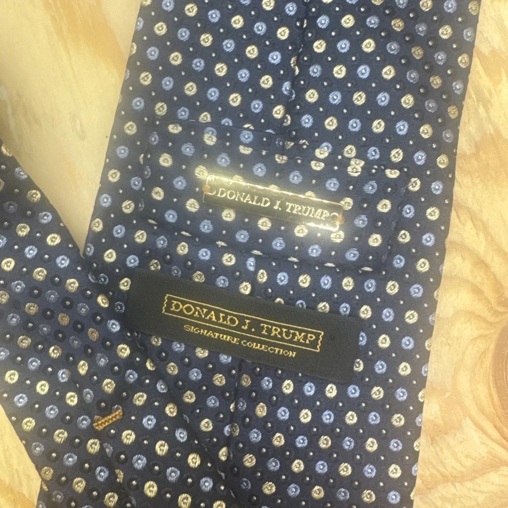 Trump Signature Gold Bar‎ Silk Tie Navy Geometric Pattern Bold Power Aesthetic